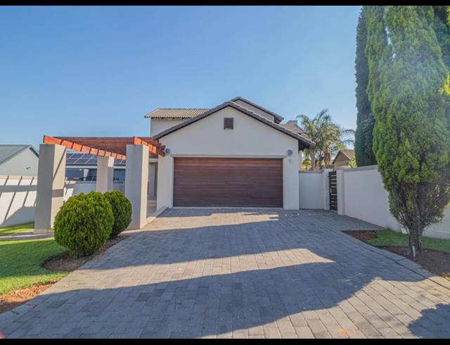 3 BEDROOM HOUSE FOR SALE IN MIDLANDS ESTATE